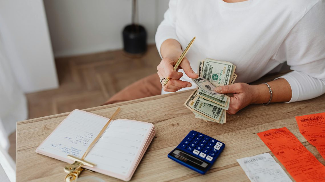 Scenariusze finansowe dla rodzin — planowanie portfela pod kątem zmian demograficznych i inflacji