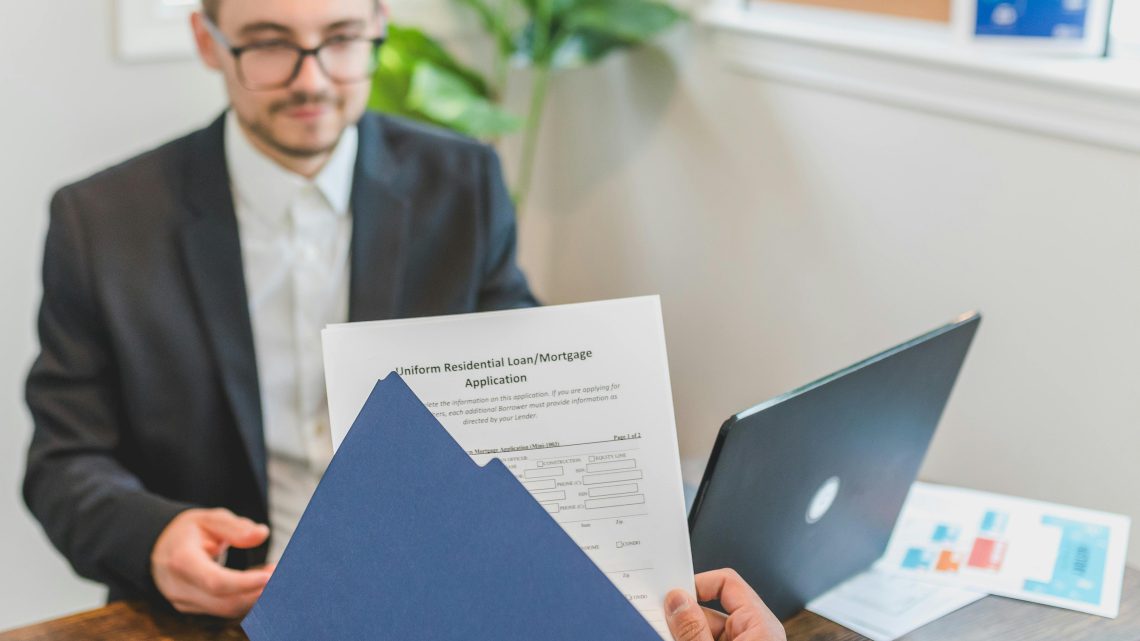 Kredyt na remont – Kiedy wybrać gotówkowy, a kiedy hipoteczny? Porównanie opcji finansowania